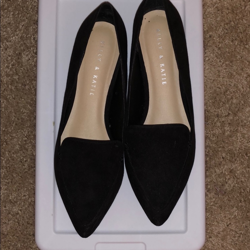 Kelly&Katie Size 7 black flats